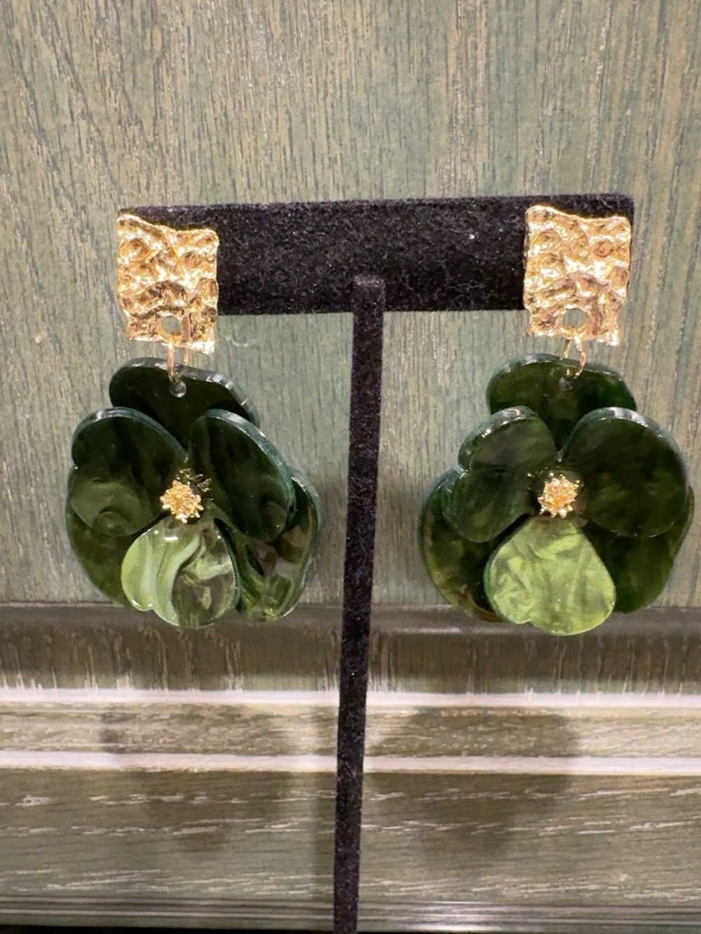 Green Flower Drop Earrings Gold Tone Floral Statement 2 Inch Dangle - Picture 3 of 6